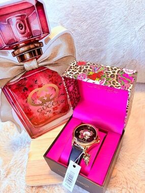 🩷🩷ED HARDY Women's Black Leather Watch with Pink Floral Dial🩷🩷